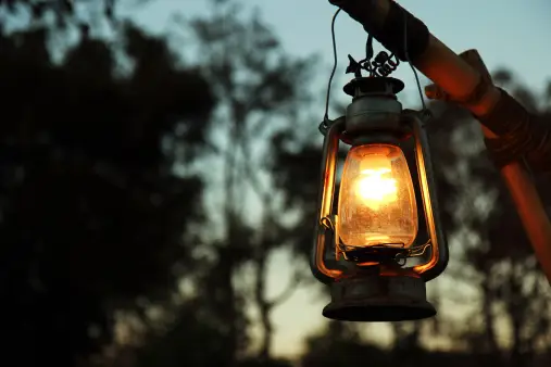 “Choosing the Right Camping Light for Your Adventure”
